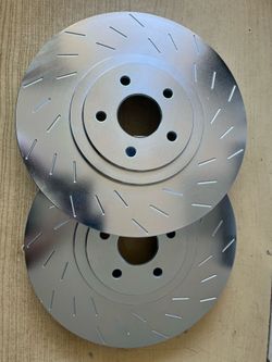 Jeep Grand Cherokee Trackhawk 18 -21 Front Slot Zinc Rotors Premium Brake Pads