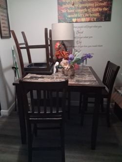 Tall high table "free"