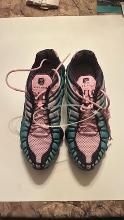Nike Shox in pink & green AKA colors size 7 women’s