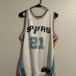 Spurs Jersey Size Medium Mens