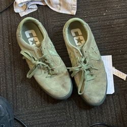 Men’s Green converse size 9