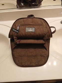 LIZ CLAIBORNE PURSE/BACKPACK 