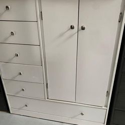 Wardrobe Closet