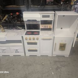 Kids kitchen set