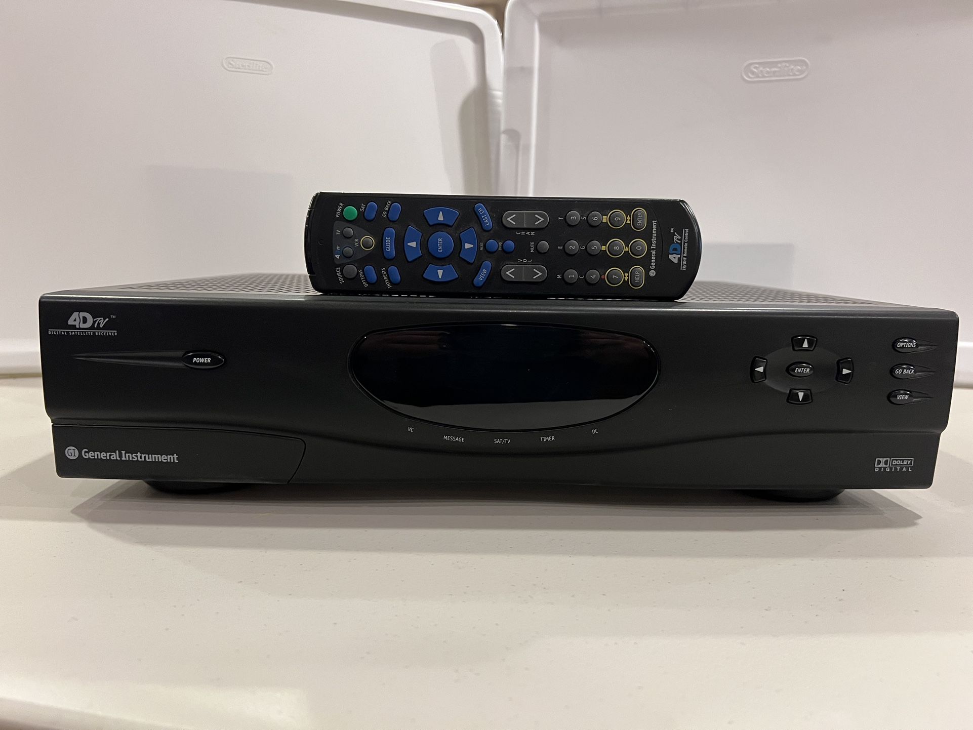 4DTV Satellite Receiver With Remote