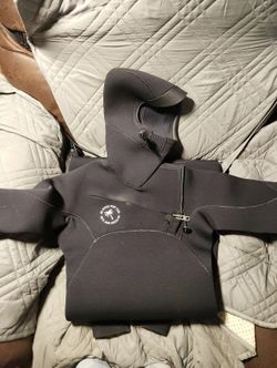 BRAND NEW 5/4mm Hooded Fullsuit Wetsuit (Ho Stevie Men’s Size XS)