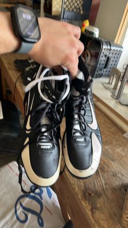 Nike men football cleats 10.5