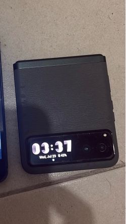 Motorola Razr 40 (2023) (Unlocked)
