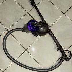 Dyson DC47 Turbinehead Canister Vacuum Cleaner