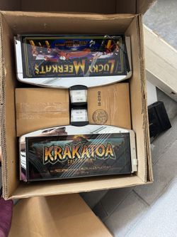 Topper For Slot Machine. New But Glass Is Broken (1)