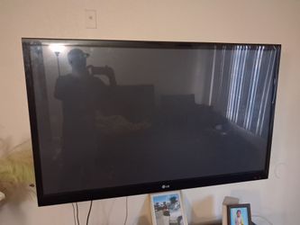 LG 75inch TV W/New Roku Express and Remote included $150obo