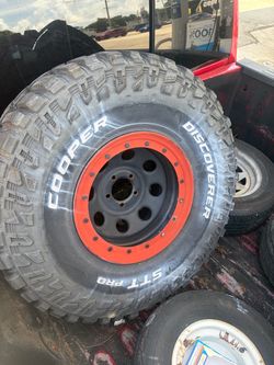 Set of 5 rims//tires 35x12,5r15 jeep