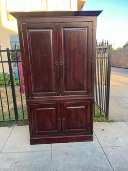 Armoire / Armario - $25