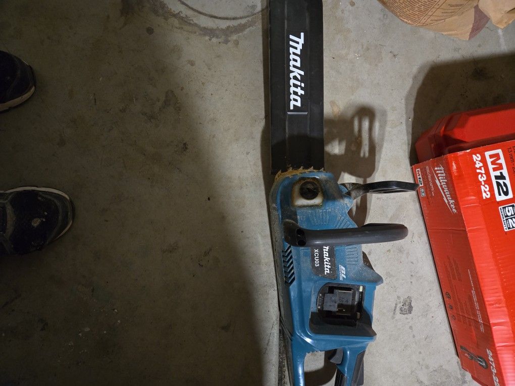 Makita Chainsaw