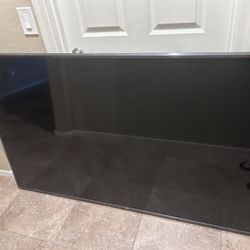 75 Inch LG TV ******Lamp Is Out*******