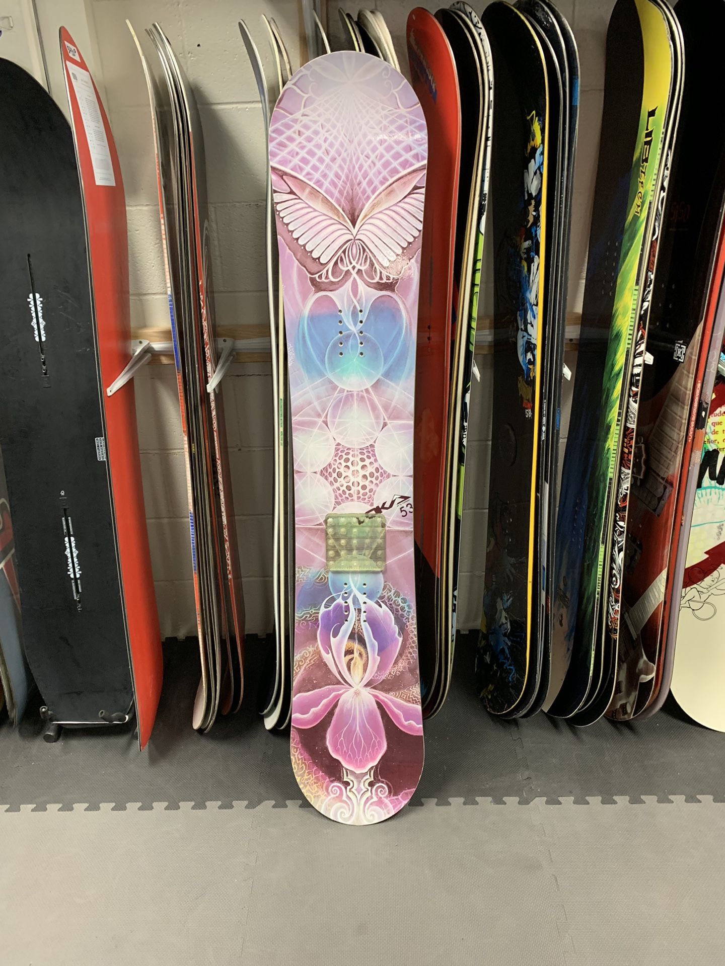 New Loka 153 women’s snowboard with warranty