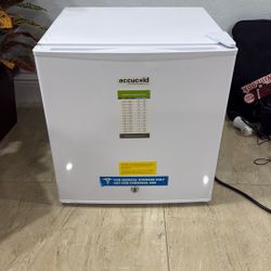 Laboratory Refrigerator - Medical Use 