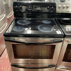 Frigidaire Electric Stove/ Estufa Electrica Frigidaire 