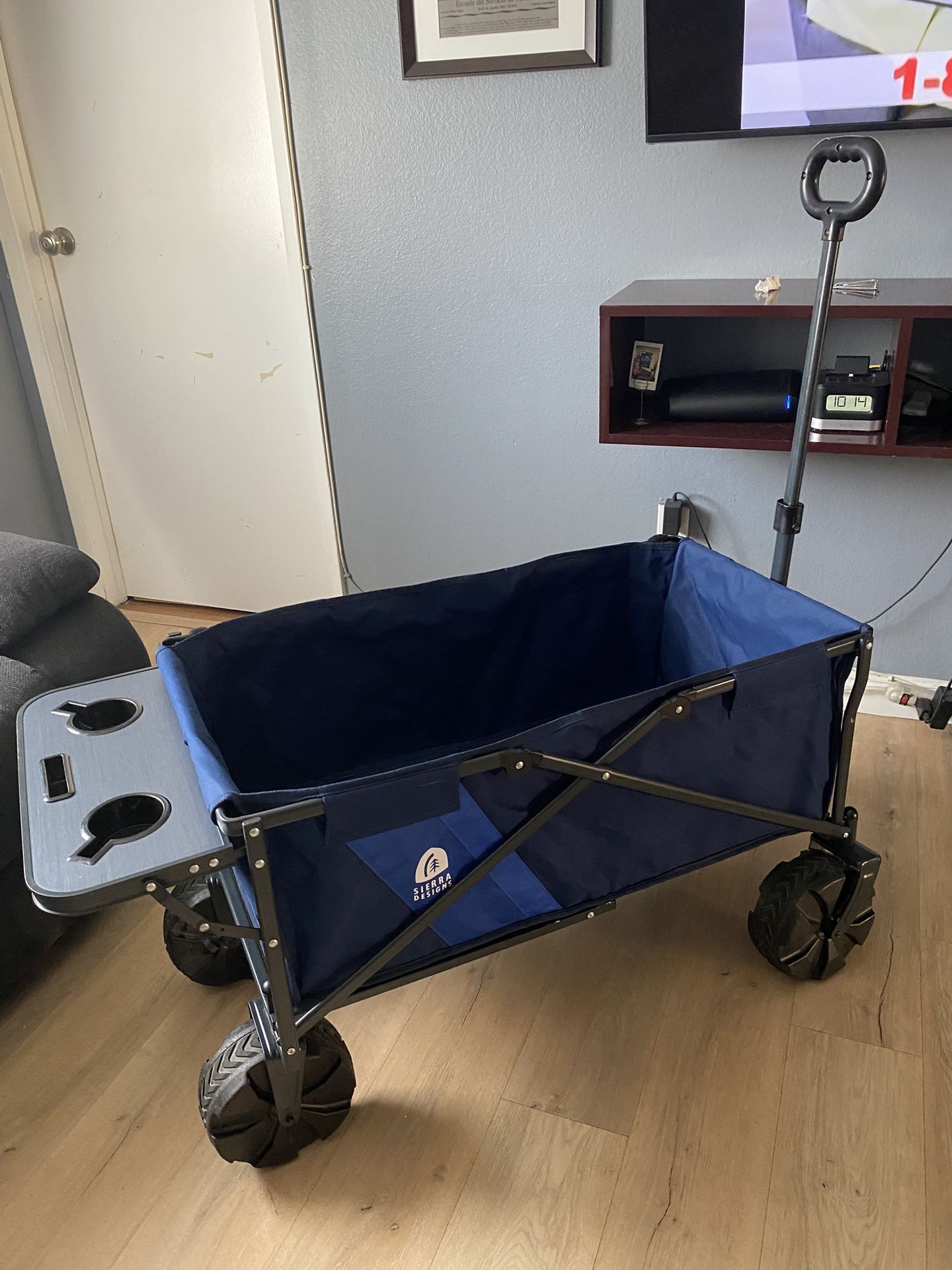 WAGON ULTRA DURABLE & BUILT FOR OUTDOORS. With Side table.