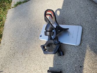 Bycicle phone holder