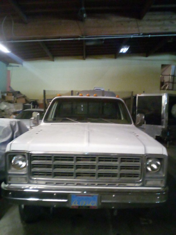 79 Chevy Short Bed Four-wheel Drive One Ton  Dually Flatbed For Sale