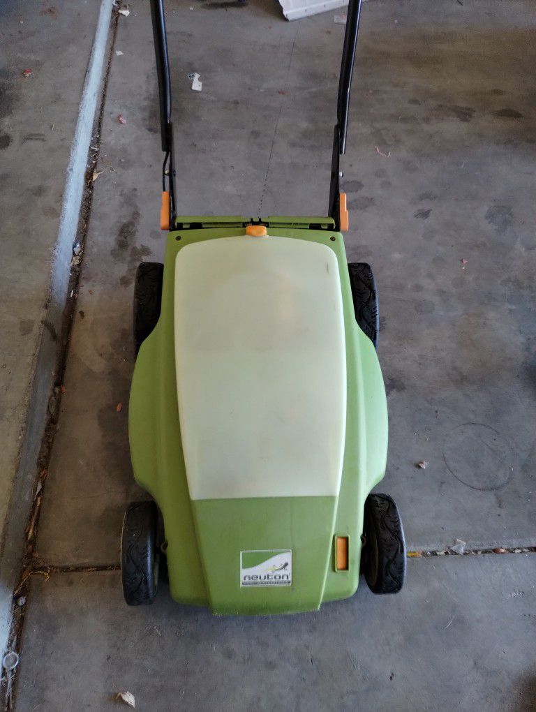 Neuton CE 6.2 Electric Rechargeable Lawn Mower 