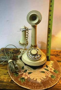 Teléfono baquelita antiguo