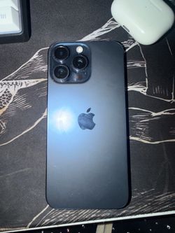 Apple iPhone Pro max Deep Blue Titanium