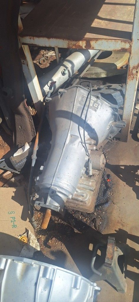 700 R4 K CASE 4X4 CHEVROLET  transmission, Came Fro A Truck With Bad Engine  Told Trans Is Good But Should Be Gone Thru And Check. Selling Has A Core.