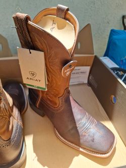 ​New In Box Ariat Men's Sport Western Square Toe Boots - Size 10.5D