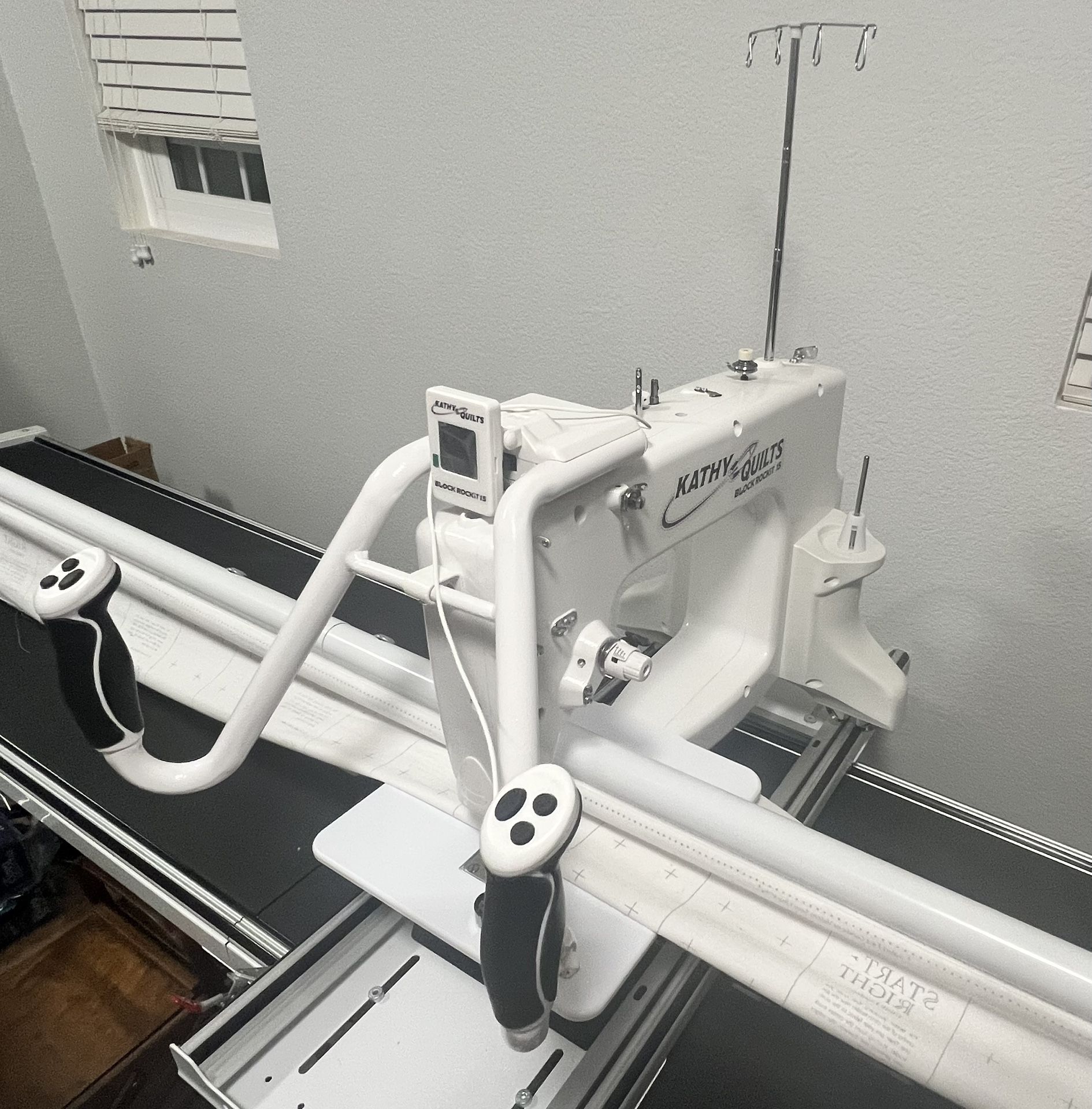 Longarm Quilting Machine With Frame: 2018 Block Rockit 15 Longarm Quilt Machine & 10Ft Frame