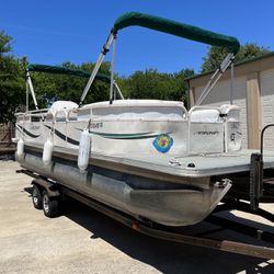 StarCraft Pontoon Boat 24 Ft 