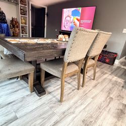 Ashley’s Dining Table Set 