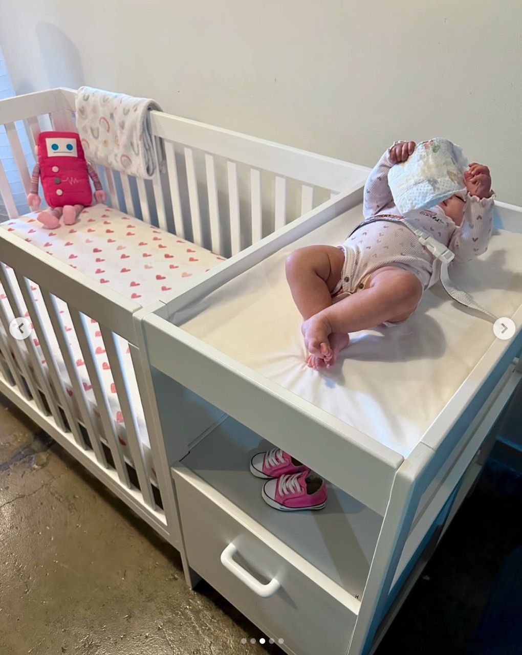 Alice 5 In 1 Changer/Crib