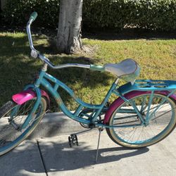 Schwinn Bicycle (Girls Cruiser)
