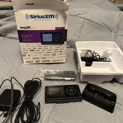 Sirius Xm OnyX Ez Radio With Home Kit 