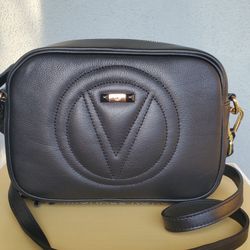 ✨️ New Authentic Valentino Crossbody ✨️