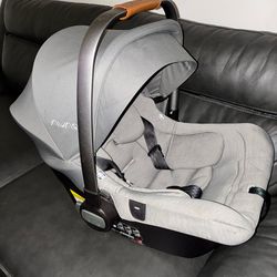 Nuna Pipa Lite car seat