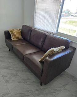 Modern letrero sofá couch