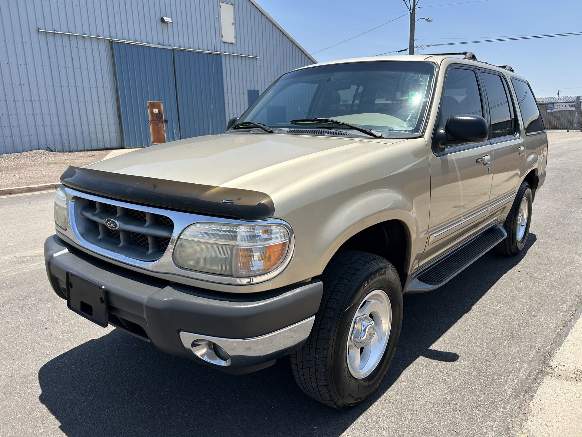 2000 Ford Explorer