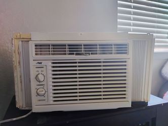 Window air conditioner arctic king