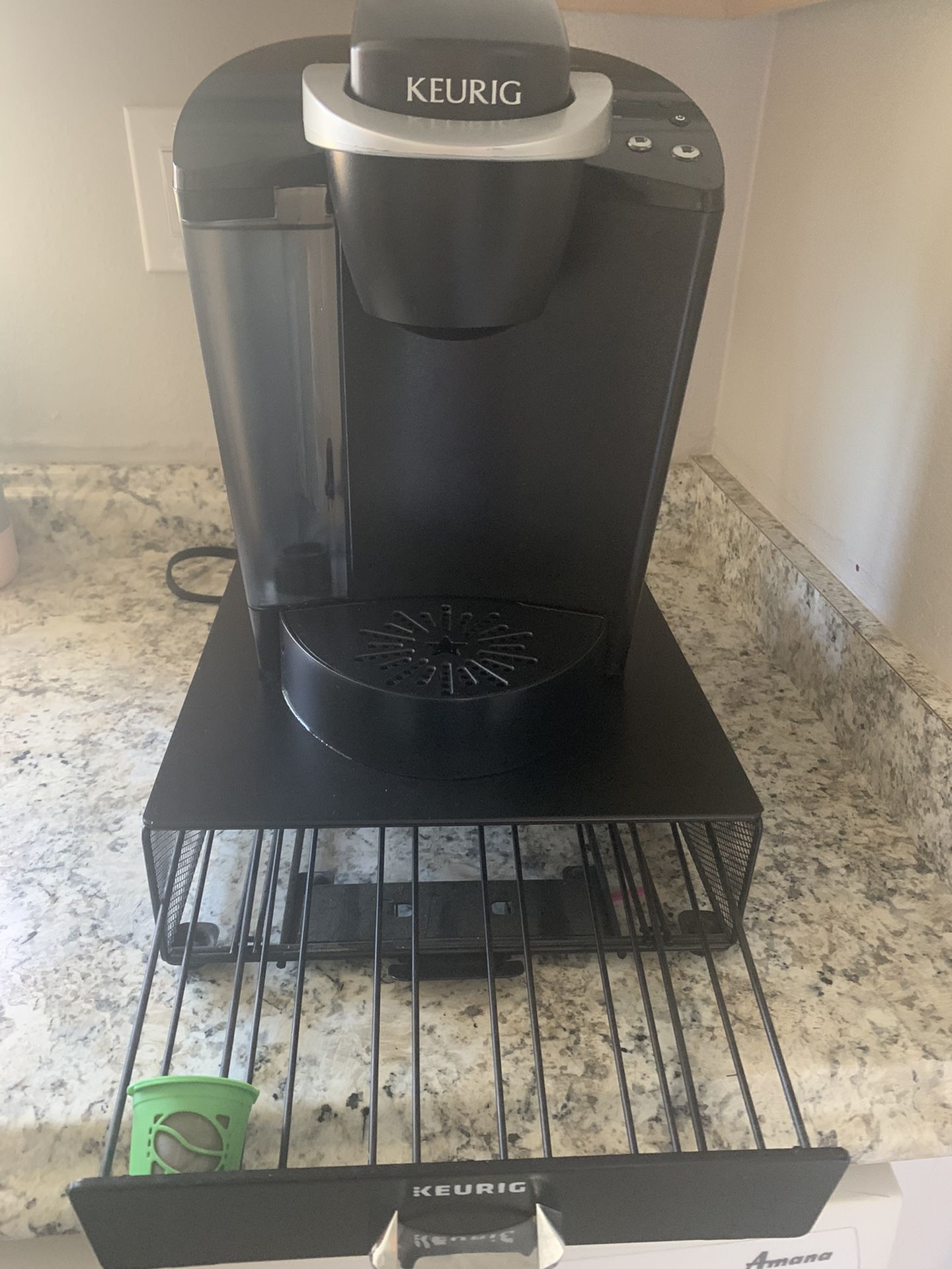 Keurig K40 K Cup with Tray for Sale in Del Sur, CA OfferUp