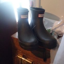 Hunter Women's Rain Boots Chelsea Style