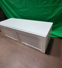 Shelve unit with doors