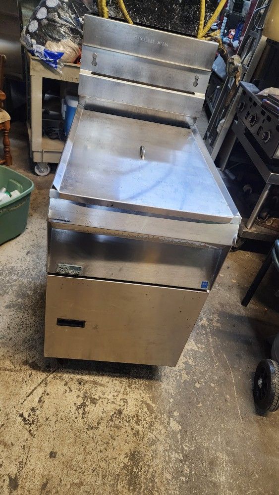 PITCO 75LB PROPANE DEEP FRYER