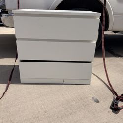 IKE@ MALM 3 DRAWER CHEST