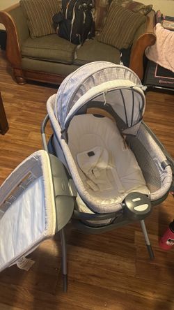 Baby bassinet and changing pad
