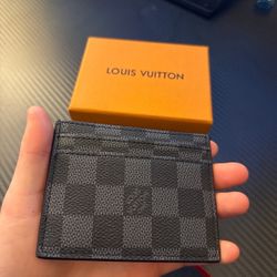 Cardholders/ Wallets 