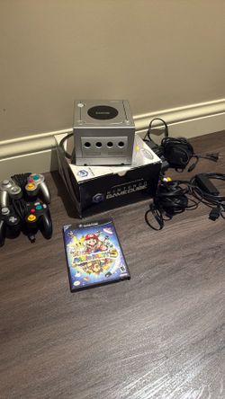 Nintendo GameCube Platinum Bundle - Boxed with Mario Party 5 & 2 Controllers