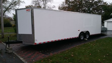 28' Aluminum Enclosed Vnose trailer 5200lb Axles